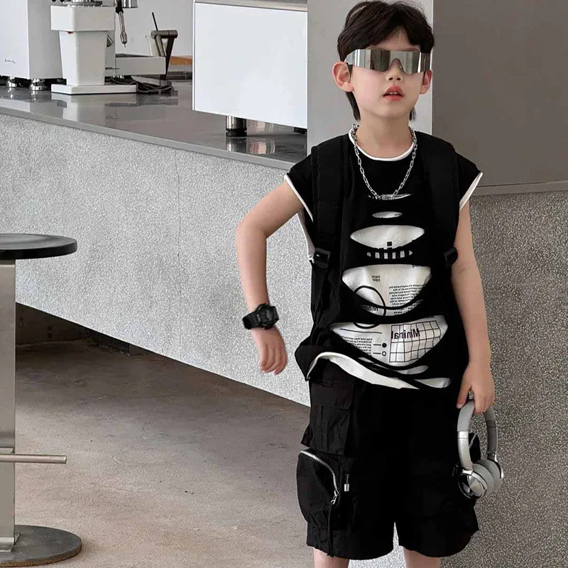 Boys' Cool Stylish Ripped Letter Faux Two-Piece American Tank Top 2025 Summer Sleeveless T-Shirt for Toddlers and Kids
Boys' Cool Stylish Ripped Letter Faux Two-Piece American Tank Top 2025 Summer Sleeveless T-Shirt for Toddlers and Kids