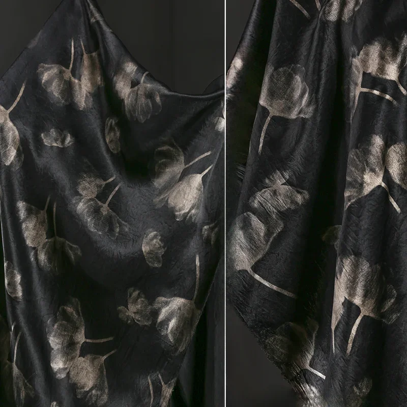 Тяжелый черный золотой гинкго, 100% ацетатная ткань, широкие брюки Qipao, кардиган, платья, дизайнерская одежда и материал для шитья своими руками
Тяжелый черный золотой гинкго, 100% ацетатная ткань, широкие брюки Qipao, кардиган, платья, дизайнерская одежда и материал для шитья своими руками