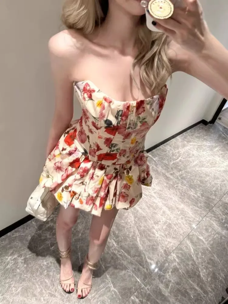 Floral Print Slim Fit Two-Piece Set with Bustier Top And Puffy Skirt Short Length Summer Fashion for Women Poetic Memory Brand
Floral Print Slim Fit Two-Piece Set with Bustier Top And Puffy Skirt Short Length Summer Fashion for Women Poetic Memory Brand