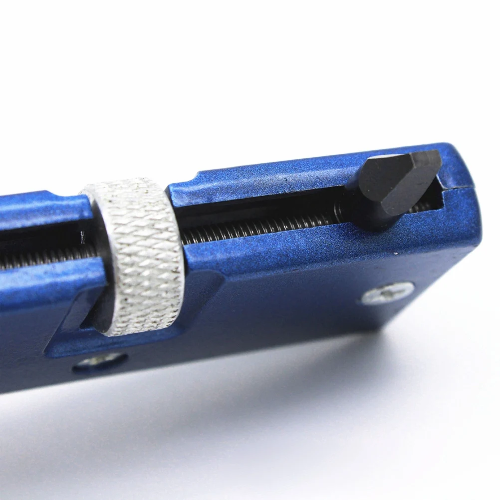 2 Claws Watch Opener Adjustable Back Case Wrench Tool Removes Lid Without Marks Opens Closes Screw Cases Easily Watchmaker
2 Claws Watch Opener Adjustable Back Case Wrench Tool Removes Lid Without Marks Opens Closes Screw Cases Easily Watchmaker