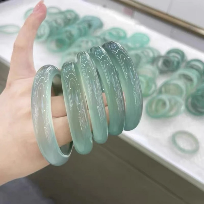 Natural Ice Chalcedony Oil Green Bracelet, Classic Fashion Jade Bracelet Women's Versatile Jade Bracelet
Natural Ice Chalcedony Oil Green Bracelet, Classic Fashion Jade Bracelet Women's Versatile Jade Bracelet
