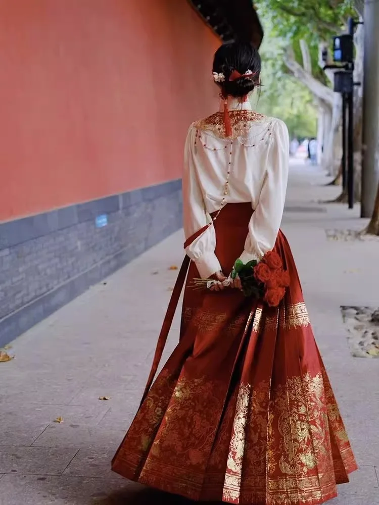 New Chinese Hanfu Women's Engagement Dress with High Sense, Salute Dress, Red Horse Face Skirt Set
New Chinese Hanfu Women's Engagement Dress with High Sense, Salute Dress, Red Horse Face Skirt Set