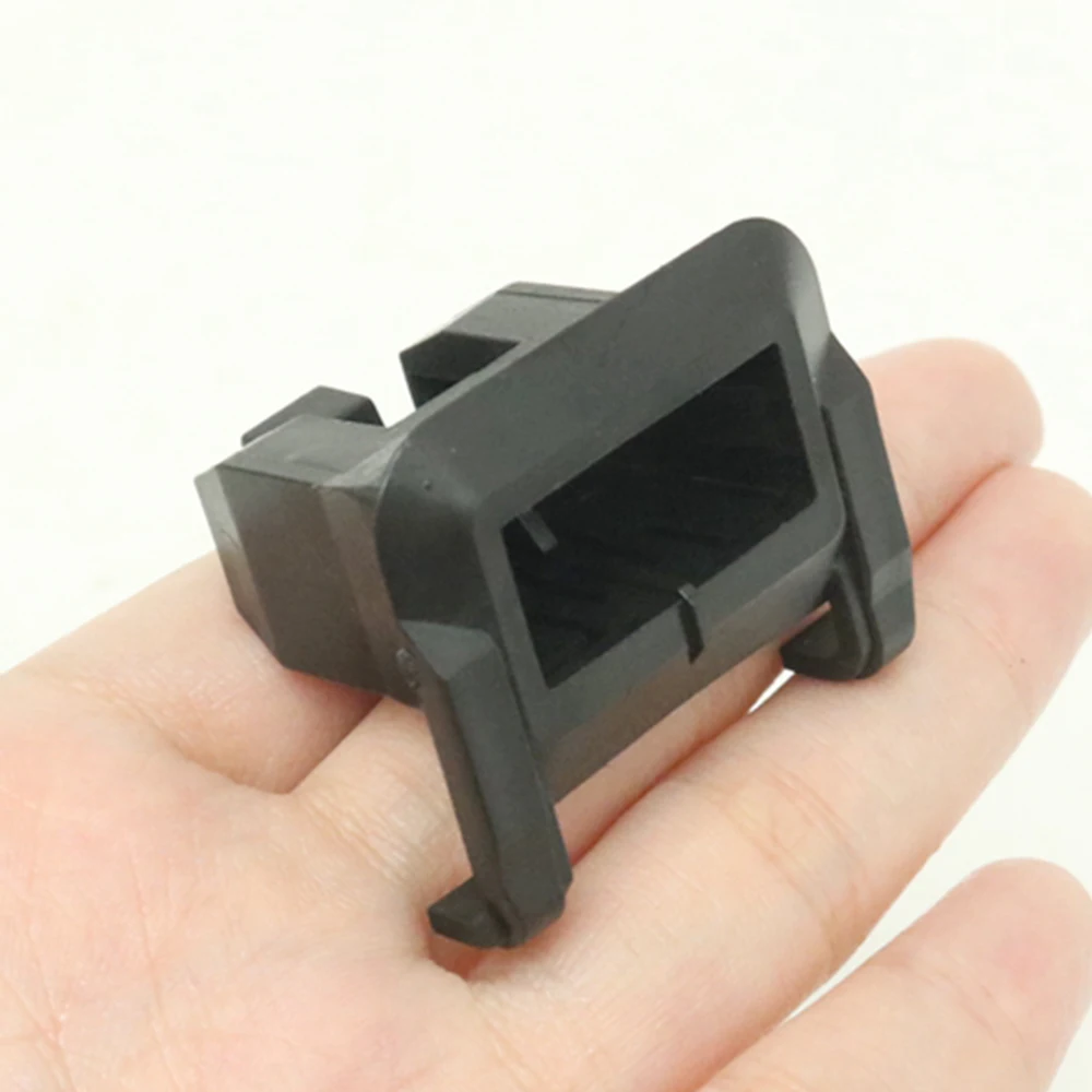 Rear Seat Back Cover Backrest Clip Bracket Fixing Buckle For Porsche Cayenne Panamera 971 Audi Q5 Q7 A8 Q8 SQ8 E-tron Quattro GT 
Rear Seat Back Cover Backrest Clip Bracket Fixing Buckle For Porsche Cayenne Panamera 971 Audi Q5 Q7 A8 Q8 SQ8 E-tron Quattro GT