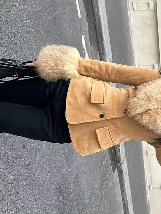 HH Woman Long Sleeves Single Breasted Pocket Decoration Removable Fur Lapels Suede Suit Coat Female Leisure Coat
HH Woman Long Sleeves Single Breasted Pocket Decoration Removable Fur Lapels Suede Suit Coat Female Leisure Coat