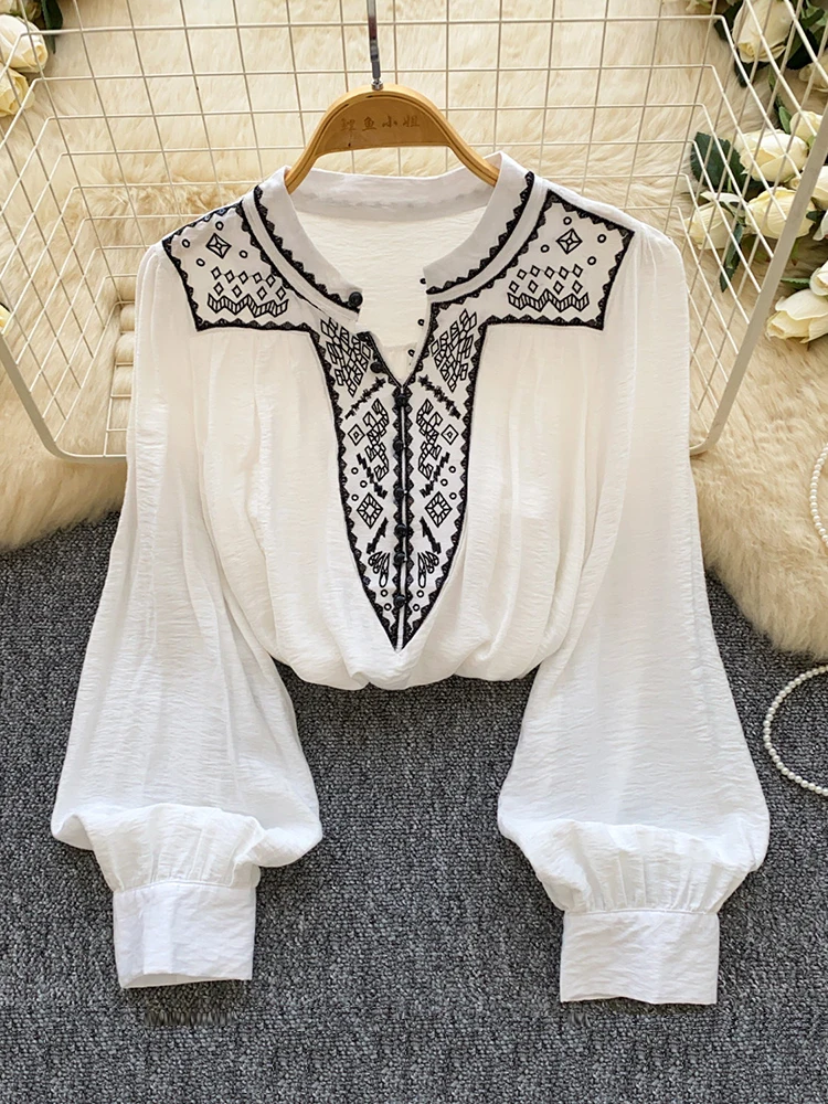 Women's Spring Blouse Vintage Style Embroidered V-neck Long-sleeved Shirt Cotton Linen Blend Korean Loose Elegant Top BL379
Women's Spring Blouse Vintage Style Embroidered V-neck Long-sleeved Shirt Cotton Linen Blend Korean Loose Elegant Top BL379
