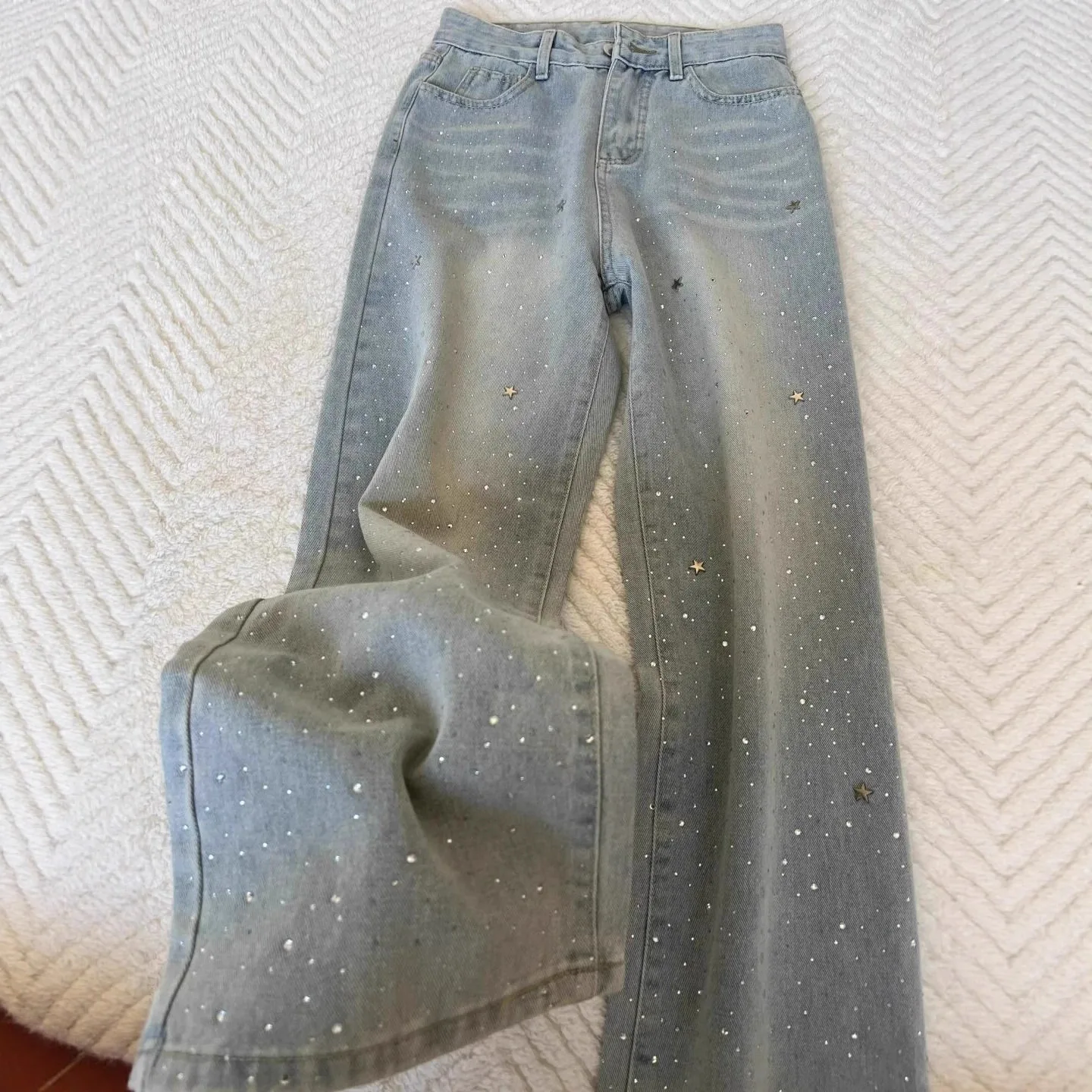 Light Color Shiny Straight-Leg Jeans For Women, Spring And Autumn New Style, Plus Size, High Waist, Loose Fit, Slimming,
Light Color Shiny Straight-Leg Jeans For Women, Spring And Autumn New Style, Plus Size, High Waist, Loose Fit, Slimming,