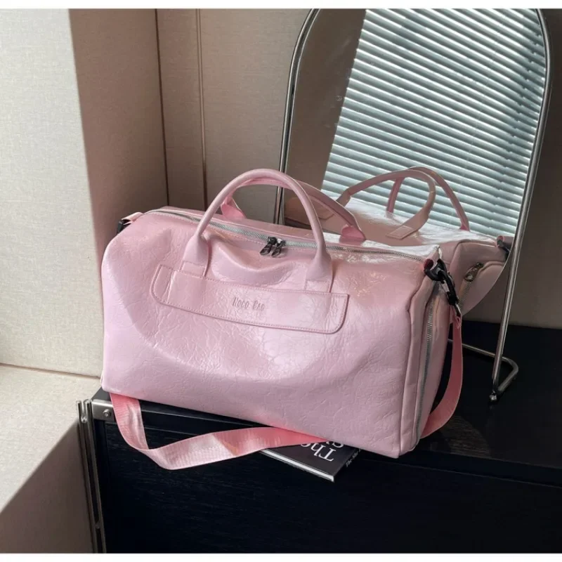 High Quality Large Capacity PU Zipper Travel Bag 2024 Solid Color Casual Shoulder Bag Soft and Versatile Trendy Travel Duffels
High Quality Large Capacity PU Zipper Travel Bag 2024 Solid Color Casual Shoulder Bag Soft and Versatile Trendy Travel Duffels