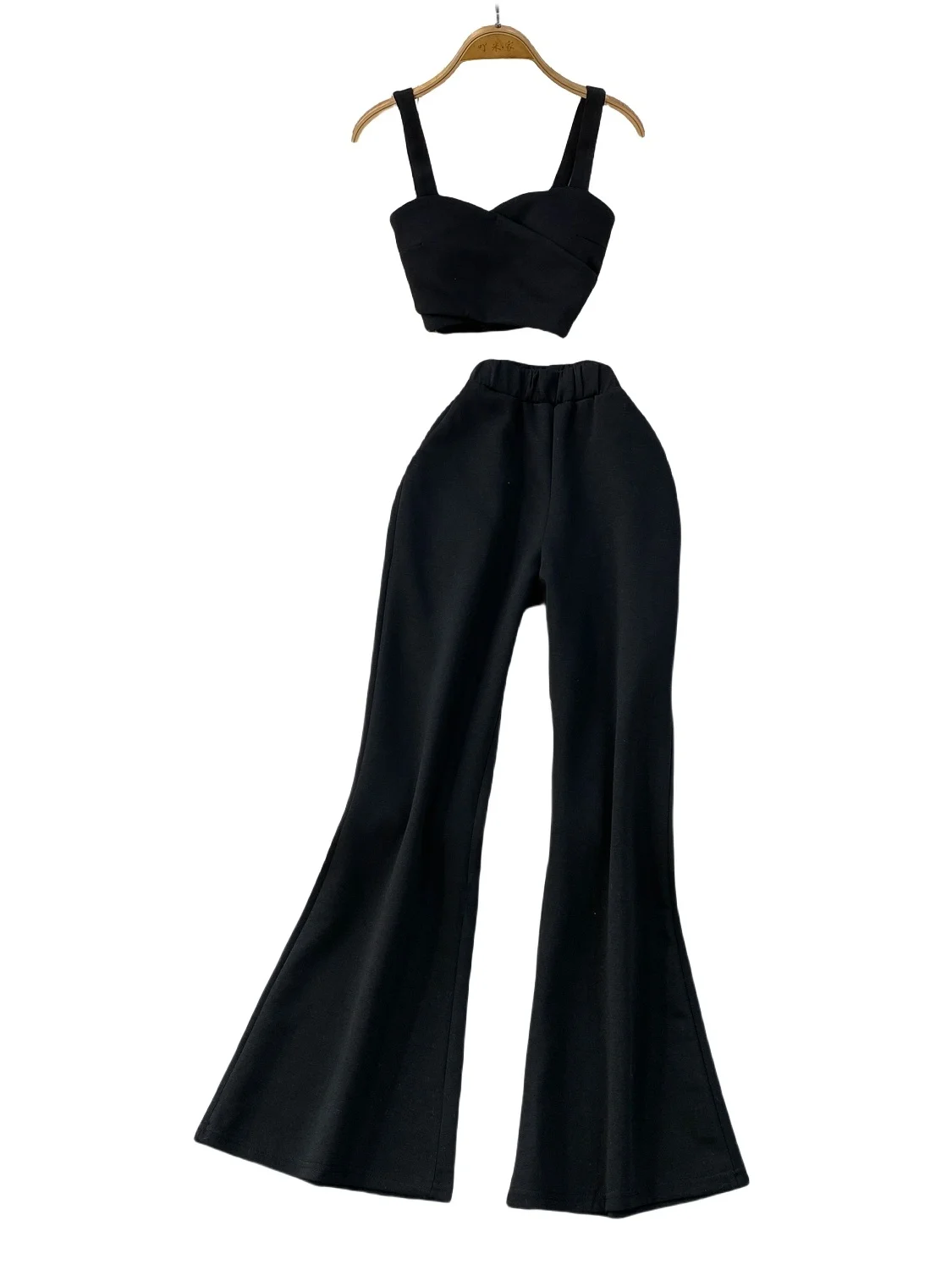 ay V-ne Vest Top with Chest Pad ort Strap + High-waist Slimming Bell Bot Two-piece Summer 2025 Faion Set for Women
ay V-ne Vest Top with Chest Pad ort Strap + High-waist Slimming Bell Bot Two-piece Summer 2025 Faion Set for Women