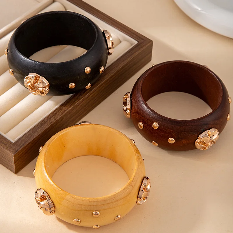 Round Flower Rivet Wood Bangles for Women Retro Ethnic Chunky Wristbands High-end Punk Hip Pop Geometric Hand Jewelry
Round Flower Rivet Wood Bangles for Women Retro Ethnic Chunky Wristbands High-end Punk Hip Pop Geometric Hand Jewelry