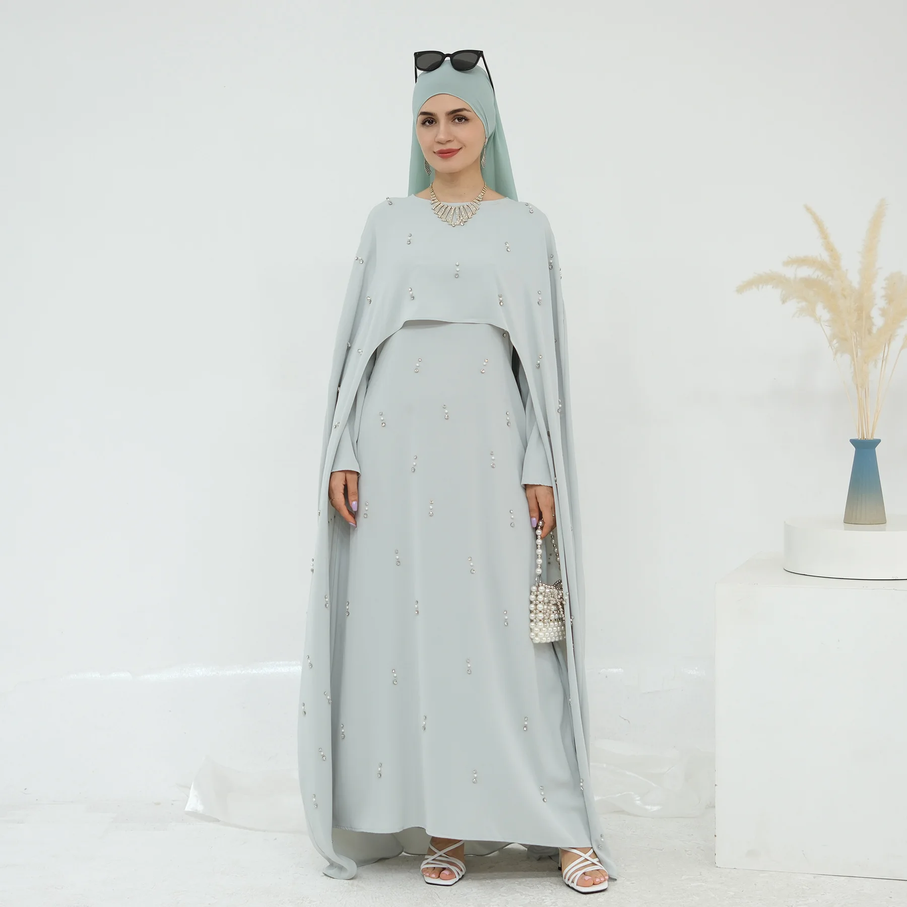 Дубай 2024, мусульманские новые модные женские однотонные повседневные модные свободные элегантные комплекты из 2 предметов, пальто, платья до щиколотки с бисером
Дубай 2024, мусульманские новые модные женские однотонные повседневные модные свободные элегантные комплекты из 2 предметов, пальто, платья до щиколотки с бисером