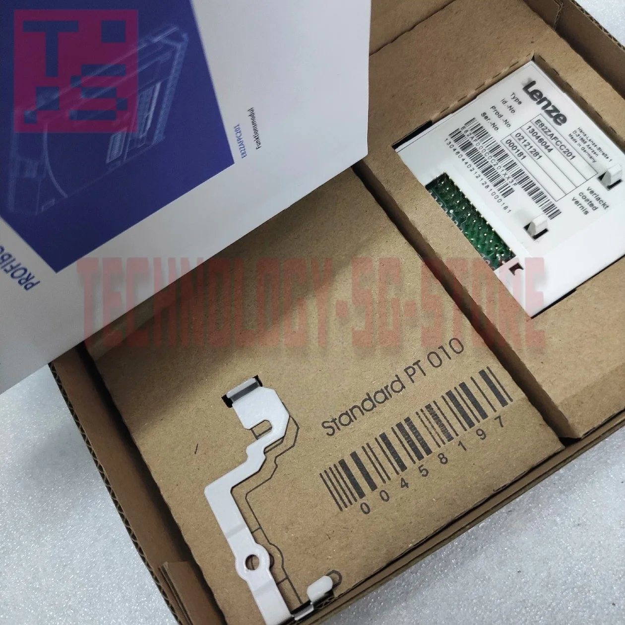 E82ZAFCC201 E82ZAFCC210 E82ZAFUC001 E94AYCET-S Векторный функциональный модуль инвертора новый в коробке
E82ZAFCC201 E82ZAFCC210 E82ZAFUC001 E94AYCET-S Векторный функциональный модуль инвертора новый в коробке