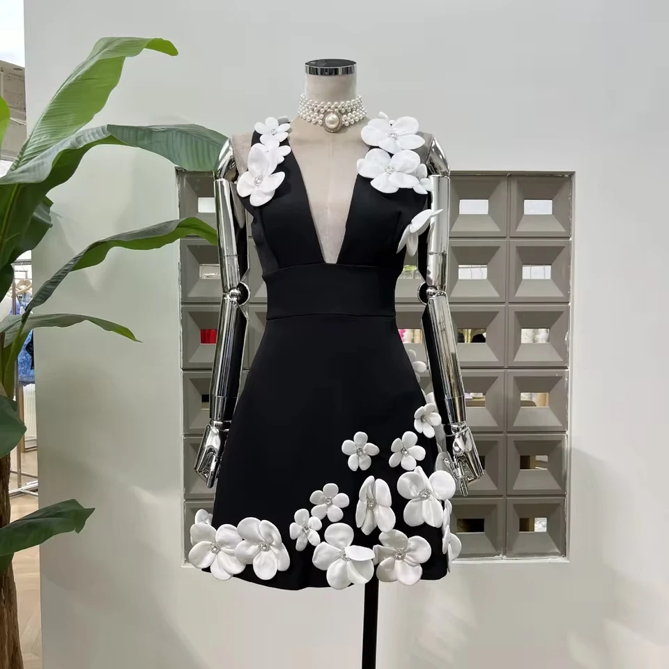 Solid Elegant Spliced Appliques Slimming Dresses For Women V Neck Sleeveless High Waist Sexy Dress Female Fashion Style New
Solid Elegant Spliced Appliques Slimming Dresses For Women V Neck Sleeveless High Waist Sexy Dress Female Fashion Style New