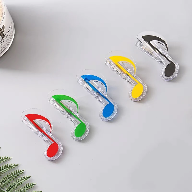 1 шт., пластиковый креативный музыкальный зажим в форме нот, креативный зажим для файлов, скрепки для бумаг, держатель для закладок, декоративный зажим для офиса, школы, дома
1 шт., пластиковый креативный музыкальный зажим в форме нот, креативный зажим для файлов, скрепки для бумаг, держатель для закладок, декоративный зажим для офиса, школы, дома