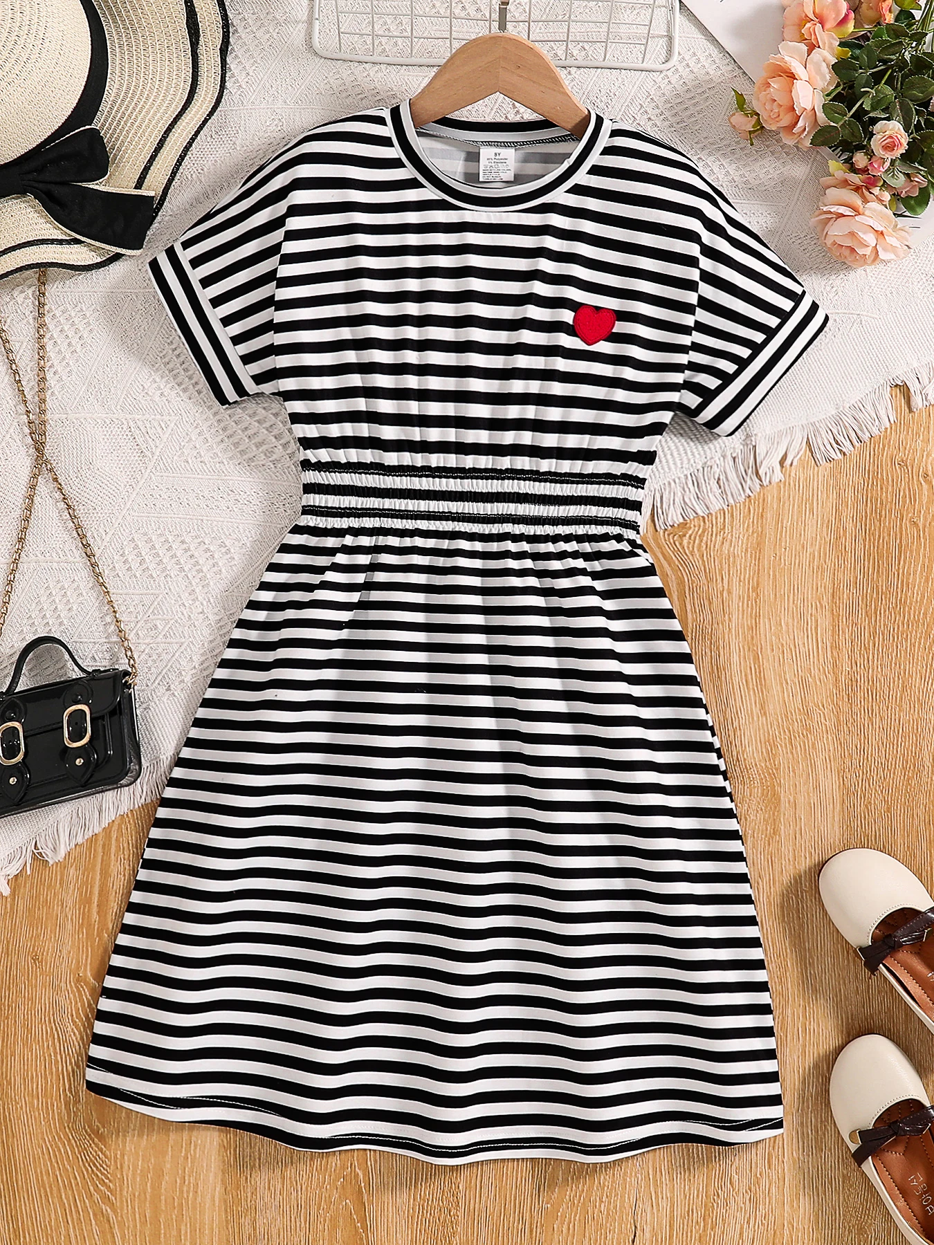 Girls' Black And White Striped round Neck Short Sleeve Dress Autumn Casual Fashion Thin Breathable Children's Suit
Girls' Black And White Striped round Neck Short Sleeve Dress Autumn Casual Fashion Thin Breathable Children's Suit