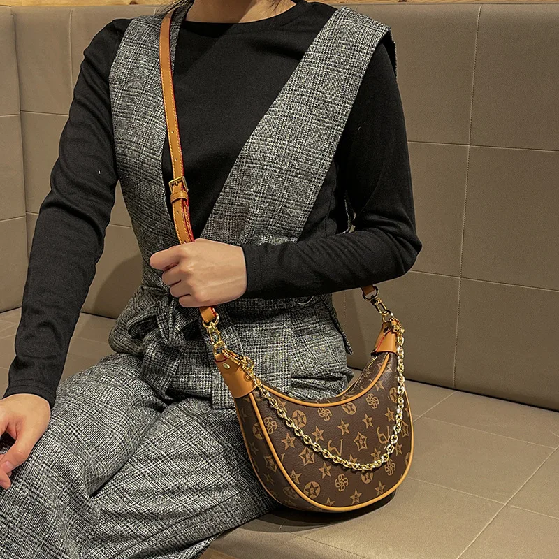 Fashionable Ladies Hand Bags Made of Fine Leather Featuring Trendy Paris Vintage Daily Look
Fashionable Ladies Hand Bags Made of Fine Leather Featuring Trendy Paris Vintage Daily Look