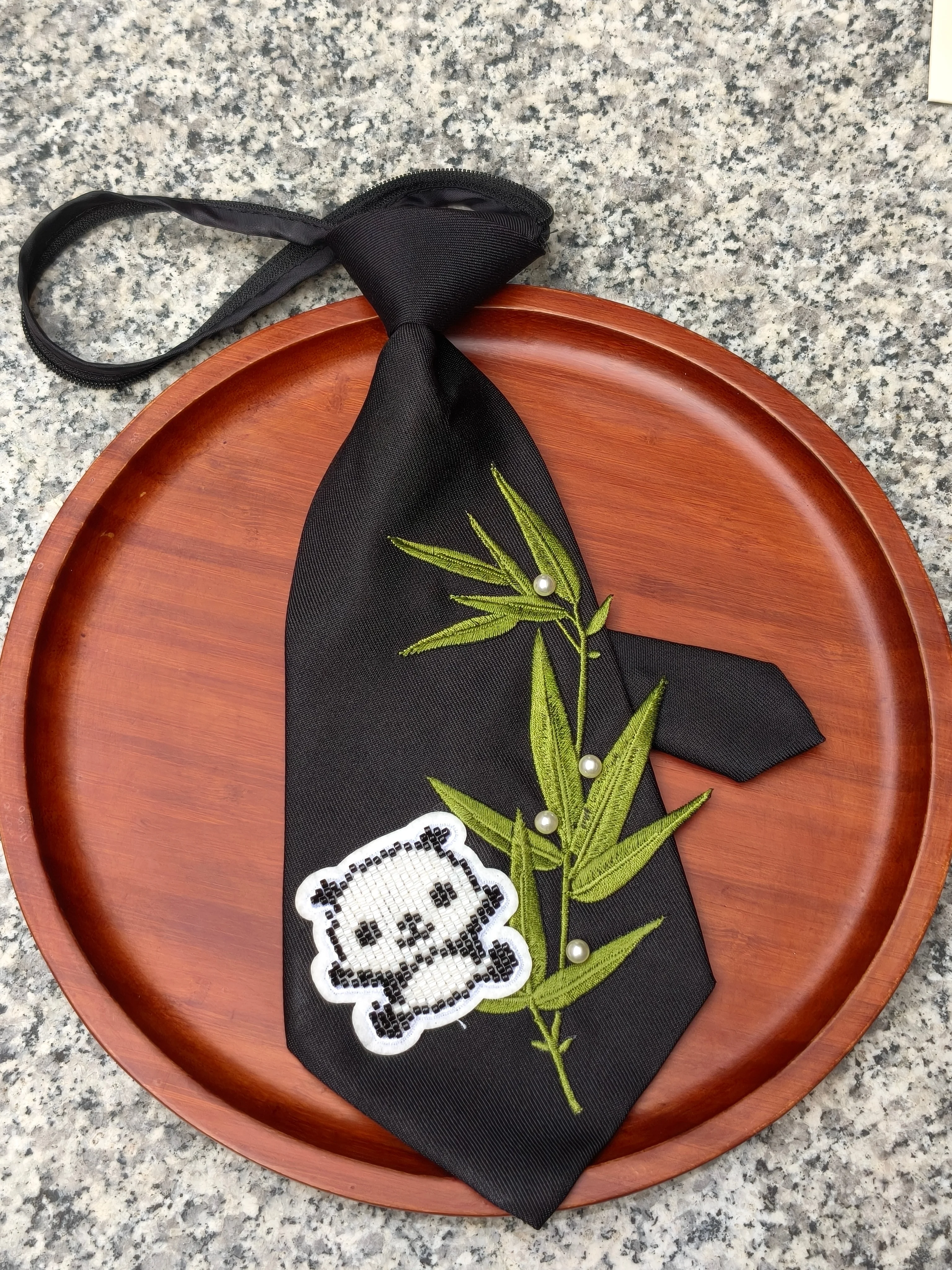 Retro Chinese-Style Panda Bamboo Embroidery Tie with Pearl Embellishments, a Perfect Accessory for a Suit
Retro Chinese-Style Panda Bamboo Embroidery Tie with Pearl Embellishments, a Perfect Accessory for a Suit