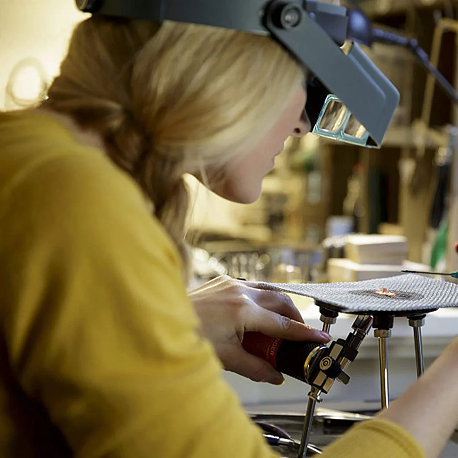 Лупа с двойной линзой, бинокулярная лупа для ювелирных изделий с 4-мя эффектами, инструменты для ювелиров, монтируемые на голову
Лупа с двойной линзой, бинокулярная лупа для ювелирных изделий с 4-мя эффектами, инструменты для ювелиров, монтируемые на голову