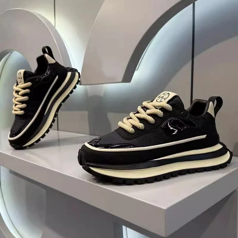 Trendy Men's Running Shoes 2025 New Autumn Black Casual Sports Shoes Versatile Youth Thick Bottom Dad Cool Shoes
Trendy Men's Running Shoes 2025 New Autumn Black Casual Sports Shoes Versatile Youth Thick Bottom Dad Cool Shoes