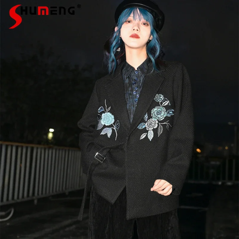 Autumn New Chinese Embroidered Strap Waist Woolen Suit Women's Design Retro Jacket Long Sleeves Short Slim Fit Blazer Femininas
Autumn New Chinese Embroidered Strap Waist Woolen Suit Women's Design Retro Jacket Long Sleeves Short Slim Fit Blazer Femininas