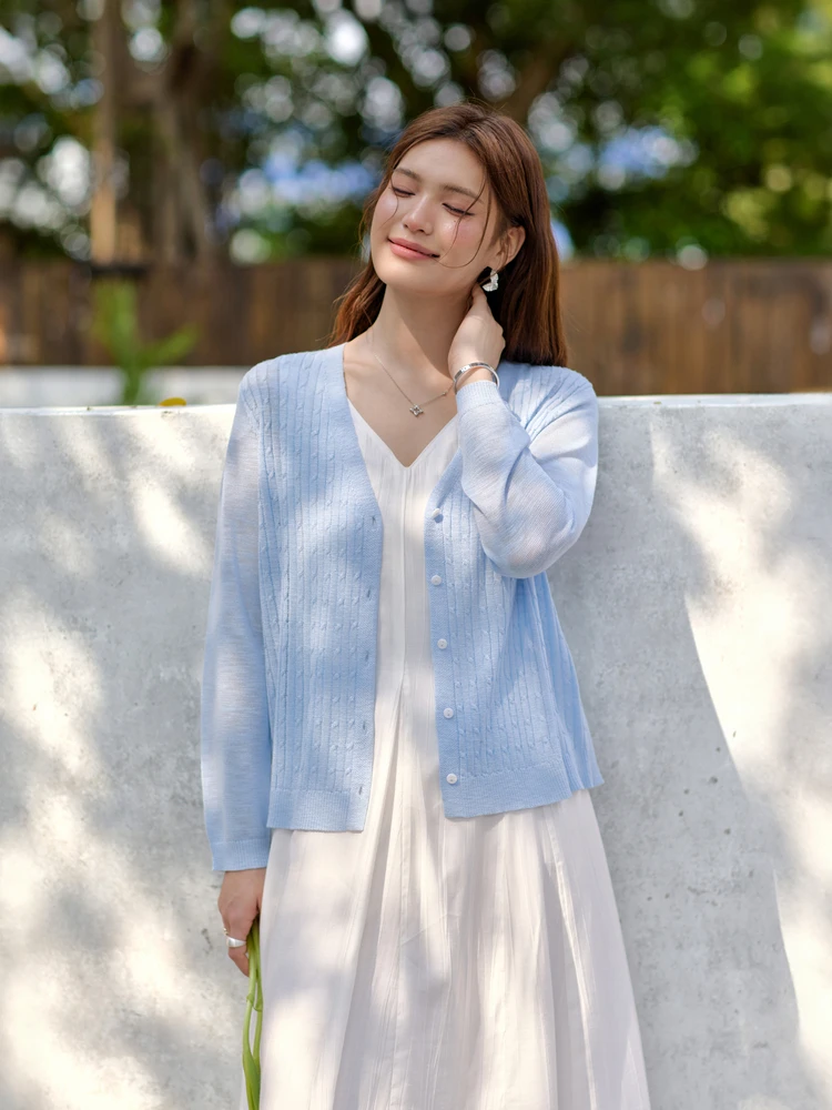 Slim Fit V-Neck Knitwear Gentle Versatile Thin Cardigan for plus Size Women Commute Style Long Sleeve Summer New Arrival
Slim Fit V-Neck Knitwear Gentle Versatile Thin Cardigan for plus Size Women Commute Style Long Sleeve Summer New Arrival