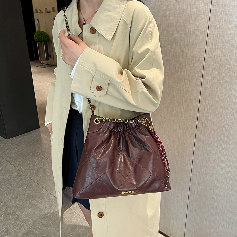 Fashionable Ladies Tote Bag Made of Genuine Leather, Luxury Brand Women's Handbag, Elegant Shoulder Crossbody Bag By Popular
Fashionable Ladies Tote Bag Made of Genuine Leather, Luxury Brand Women's Handbag, Elegant Shoulder Crossbody Bag By Popular