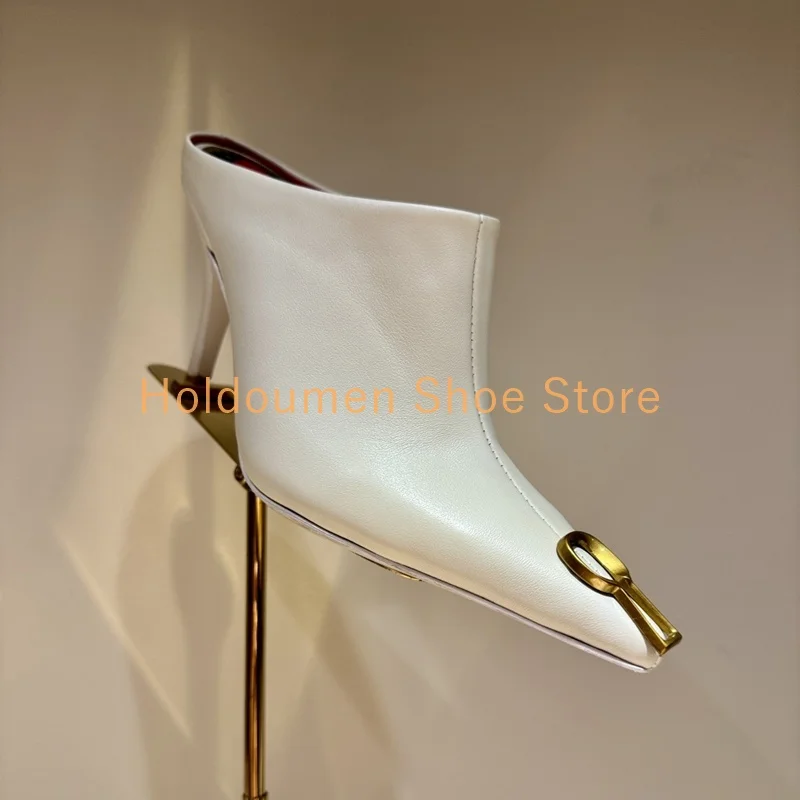 Matte Leather Pointed Toe Gold Metal Keychain Decor Design Women's Fashion Slippers Slingback Slip On Stiletto Catwalk Shoes
Matte Leather Pointed Toe Gold Metal Keychain Decor Design Women's Fashion Slippers Slingback Slip On Stiletto Catwalk Shoes