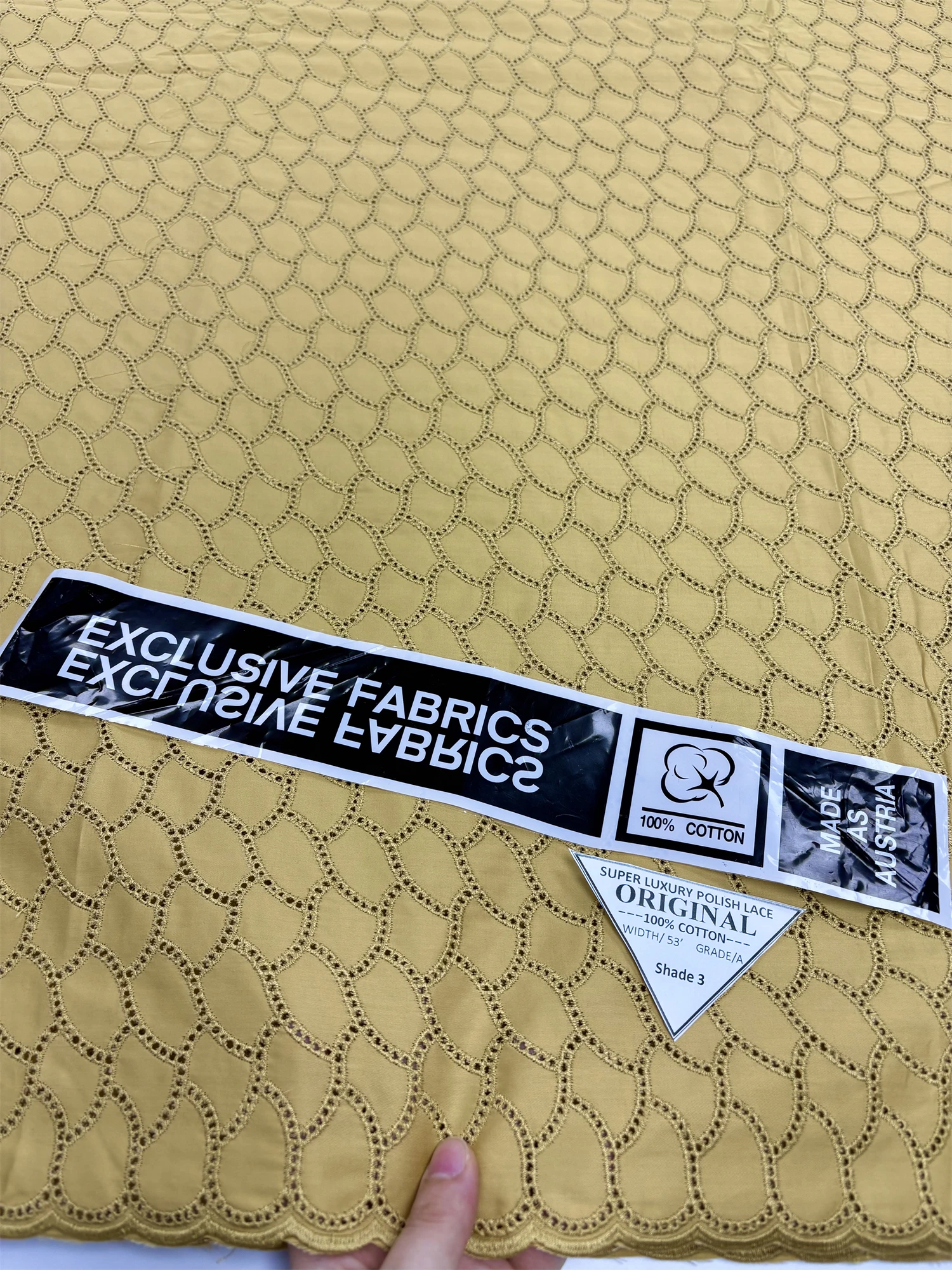 Hot Sale 5 Yard Nigerian 100% Cotton Polish Satin Embroidery Fabric High Quality Swiss Voile Lace Material For Men Dubai Style
Hot Sale 5 Yard Nigerian 100% Cotton Polish Satin Embroidery Fabric High Quality Swiss Voile Lace Material For Men Dubai Style