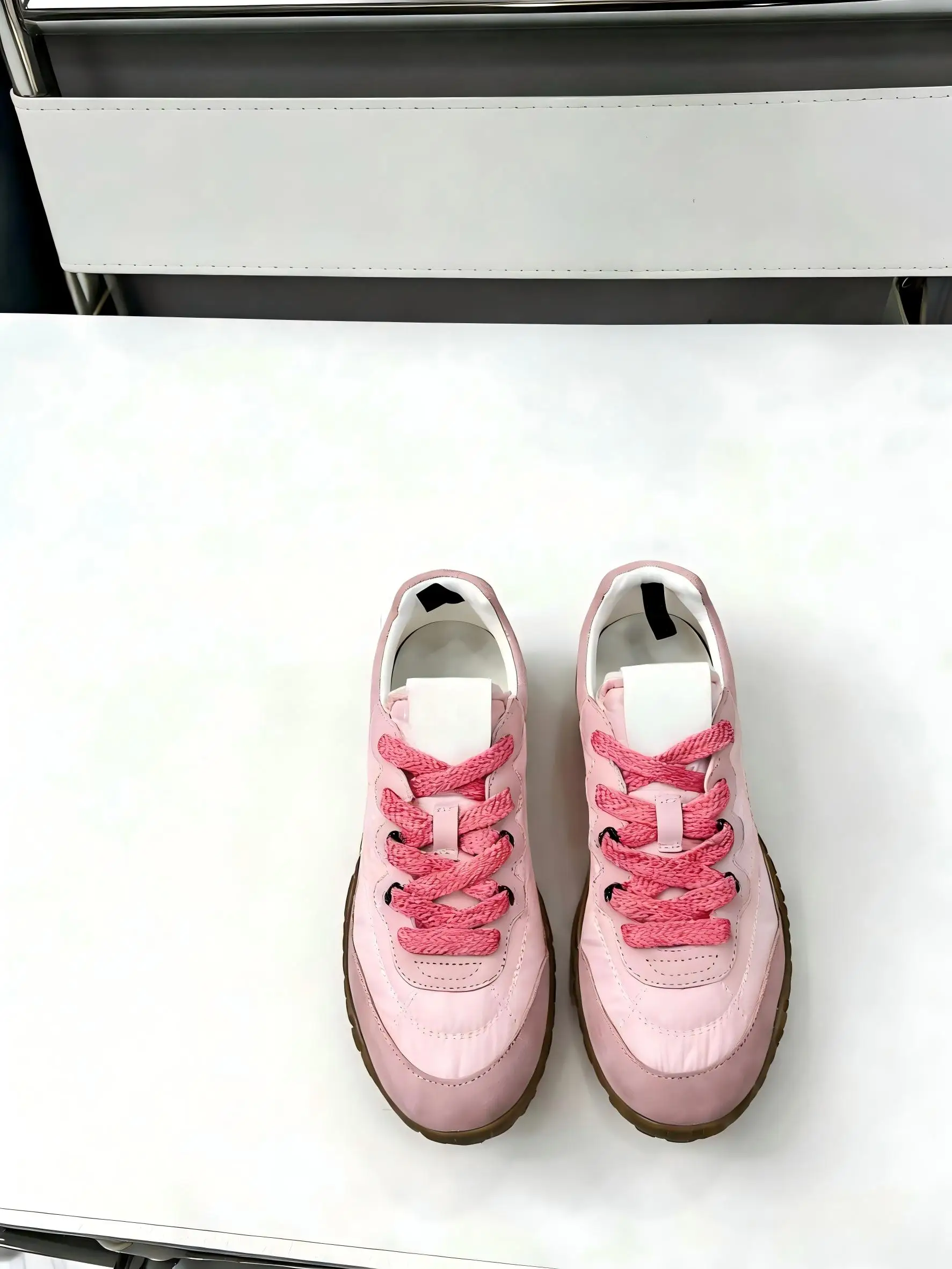 Luxury Couple Hiking Shoes, Stylish and Versatile Casual White Sneakers, Women's Outdoor Hiking Shoes, Holiday Gifts.
Luxury Couple Hiking Shoes, Stylish and Versatile Casual White Sneakers, Women's Outdoor Hiking Shoes, Holiday Gifts.
