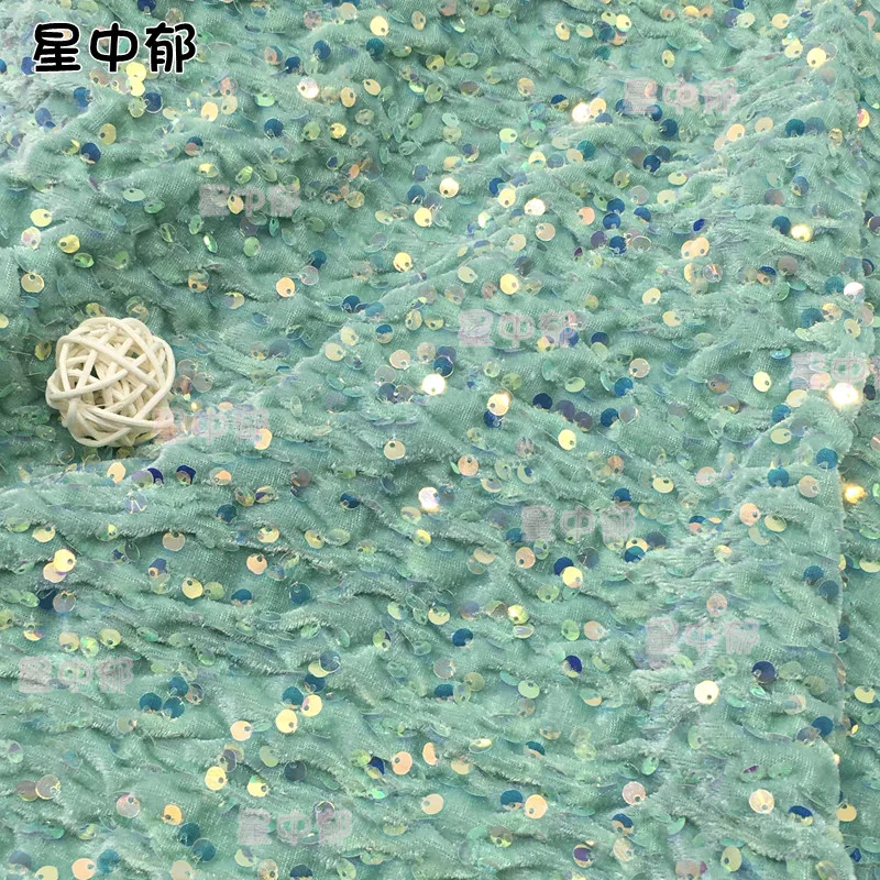 Эластичная бархатная ткань с блестками 5 мм для шитья, декоративных элементов, свадебных платьев, сценических костюмов, скатертей, одежды и модных изделий
Эластичная бархатная ткань с блестками 5 мм для шитья, декоративных элементов, свадебных платьев, сценических костюмов, скатертей, одежды и модных изделий