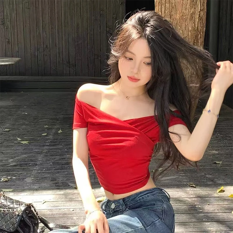 Pure Desire Красная тонкая футболка с v-образным вырезом и короткими рукавами, летний женский сексуальный укороченный топ
Pure Desire Красная тонкая футболка с v-образным вырезом и короткими рукавами, летний женский сексуальный укороченный топ