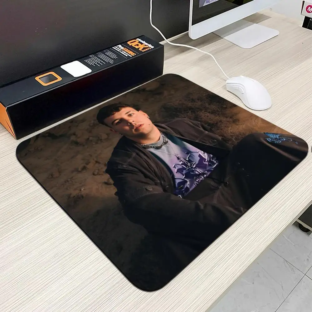 Singer Q-Quevedo Mouse Pad Small Office Table Mats Computer Accessories Washable Non-slip Rubber with Precision Lock Edge
Singer Q-Quevedo Mouse Pad Small Office Table Mats Computer Accessories Washable Non-slip Rubber with Precision Lock Edge