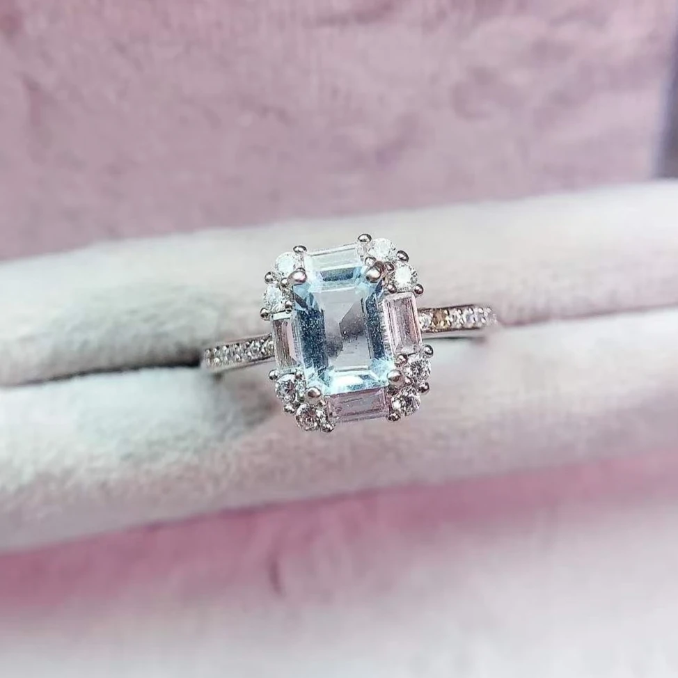Luxury Topaz Ring 925 Silver Royal Style Ornate Band Statement Piece with Certificate for Birthday Present
Luxury Topaz Ring 925 Silver Royal Style Ornate Band Statement Piece with Certificate for Birthday Present