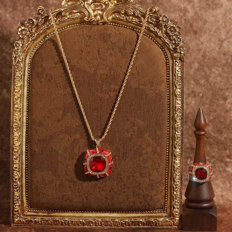 Vintage Jewelry Red Stone Necklace Set Wedding Crystal Earring Bridal Accessories Women Rhinestone Luxury Designer High Quality
Vintage Jewelry Red Stone Necklace Set Wedding Crystal Earring Bridal Accessories Women Rhinestone Luxury Designer High Quality