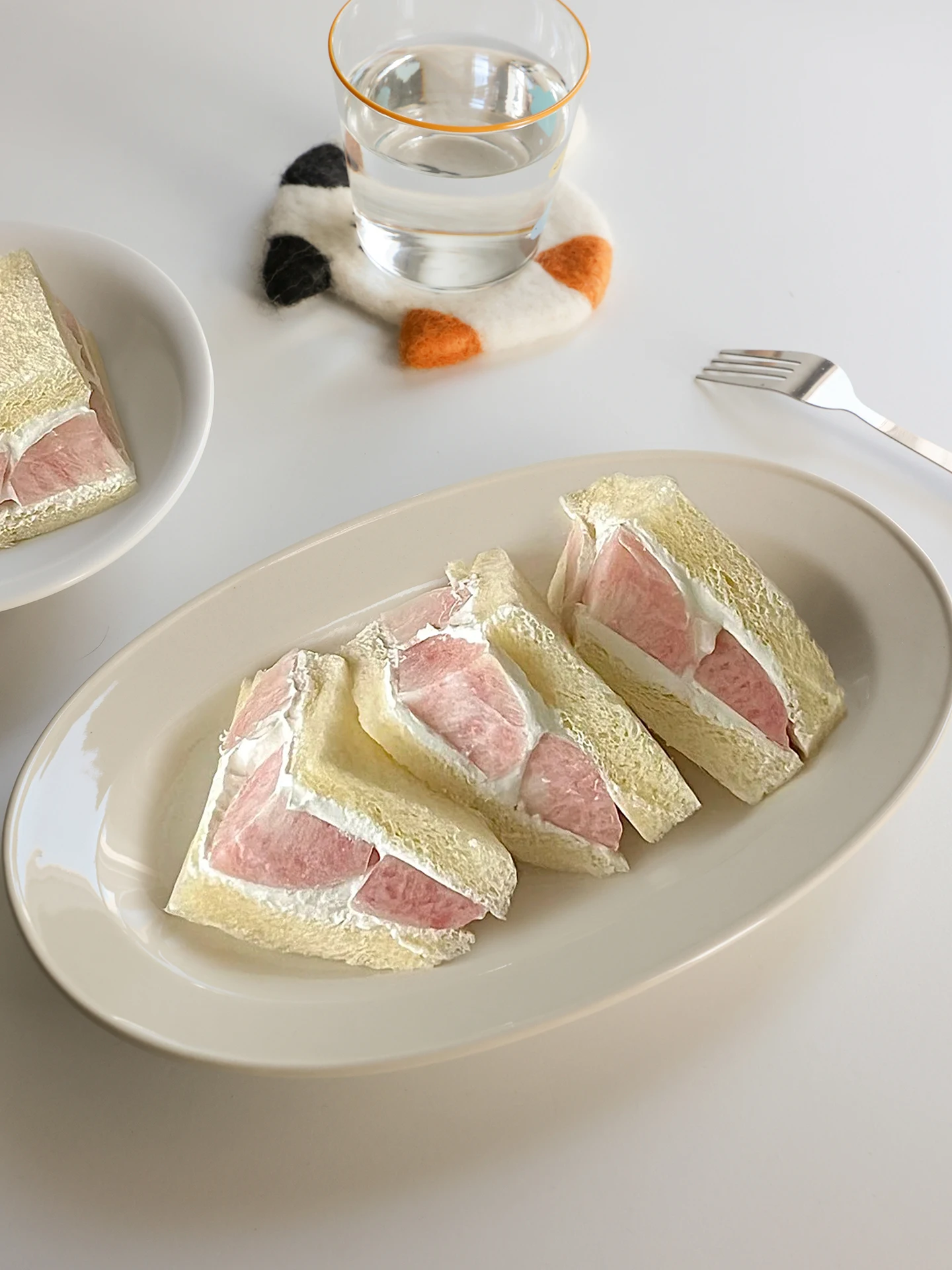 Большая глубокая тарелка для ужина в западном стиле, тарелка для завтрака, фруктов, десертов и тортов, ретро-дизайн, простая глазурованная тарелка с цветным подпокрылковым покрытием
Большая глубокая тарелка для ужина в западном стиле, тарелка для завтрака, фруктов, десертов и тортов, ретро-дизайн, простая глазурованная тарелка с цветным подпокрылковым покрытием