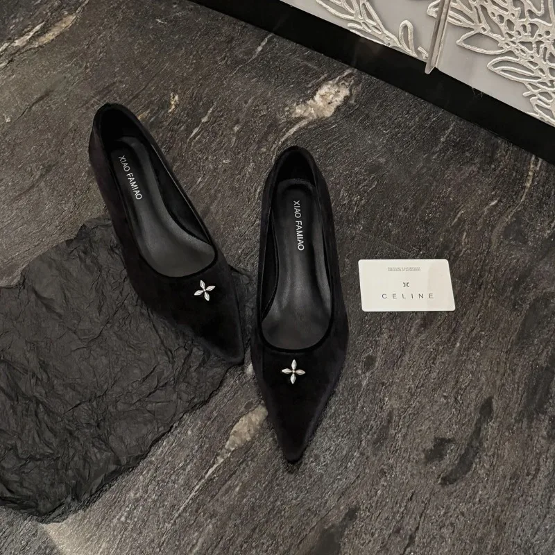 New Women's Shoes Exquisite French Style Suede Casual Shoes for Woman Fashion Pointed Tip Low Heels Designer Shoes Zapatos Mujer
New Women's Shoes Exquisite French Style Suede Casual Shoes for Woman Fashion Pointed Tip Low Heels Designer Shoes Zapatos Mujer