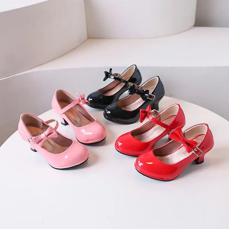 Kawaii повседневная обувь, детская обувь, новые летние туфли принцессы для девочек, школьные черные кожаные туфли-лодочки на мягкой подошве, удобные
Kawaii повседневная обувь, детская обувь, новые летние туфли принцессы для девочек, школьные черные кожаные туфли-лодочки на мягкой подошве, удобные
