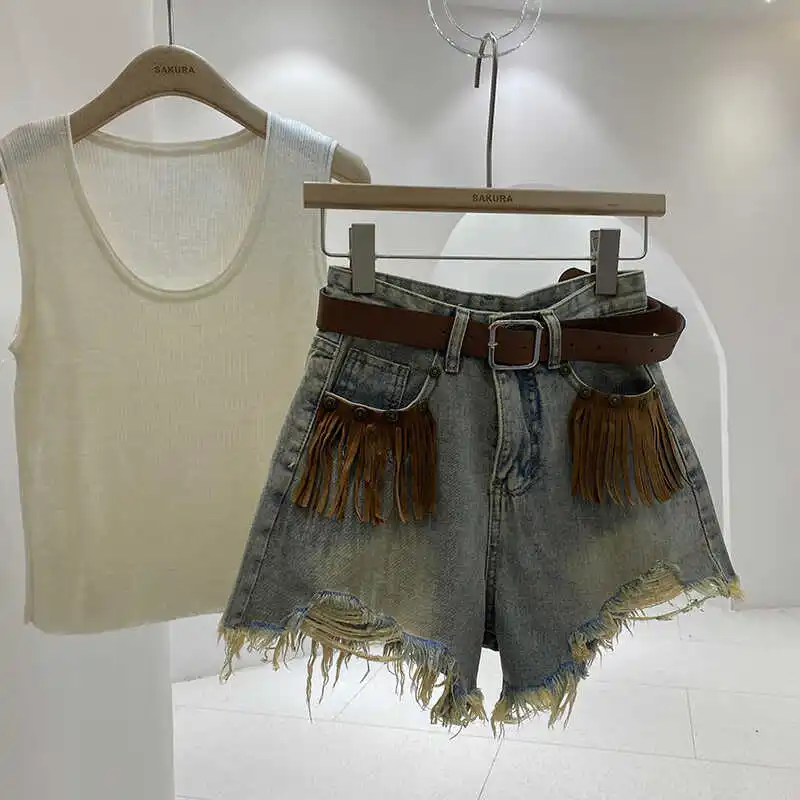 American Style Spicy Girl Frayed Hem Hole Denim Jeans Women Summer New Retro Slim Wide Leg Short Pants High Waist Shorts
American Style Spicy Girl Frayed Hem Hole Denim Jeans Women Summer New Retro Slim Wide Leg Short Pants High Waist Shorts