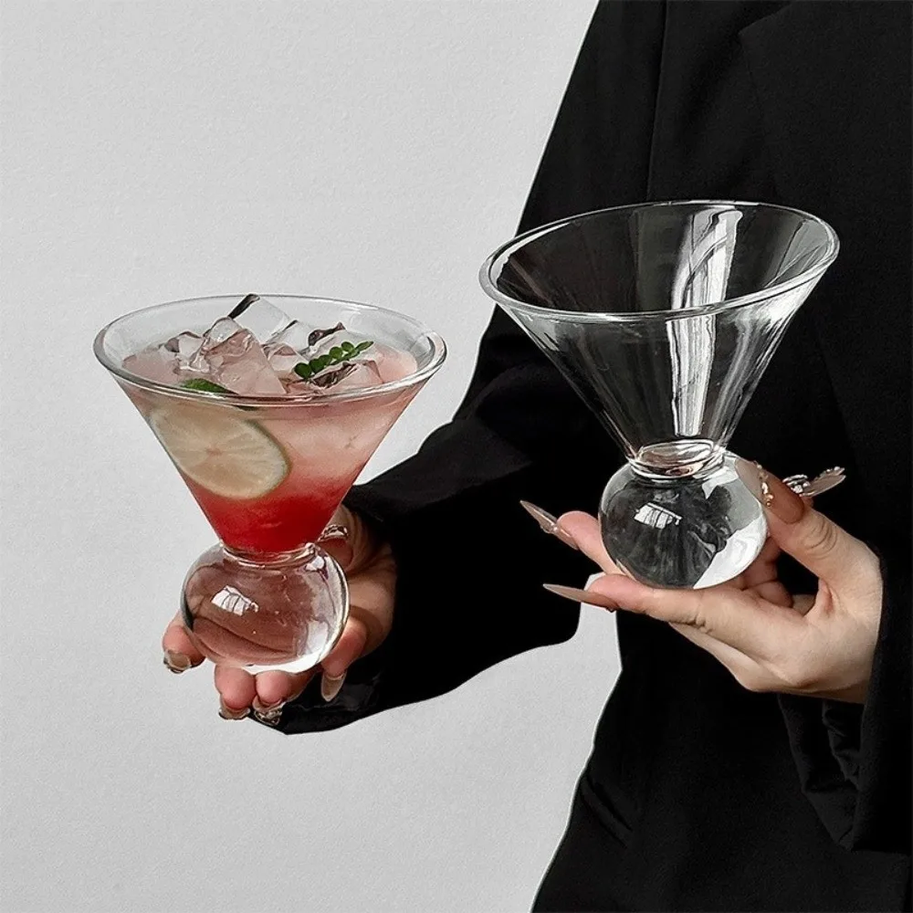Drinkware Short Foot Wine Glass Transparent Horn-shaped Champagne Glass 300ml Round Bottomed Juice Cup Bar
Drinkware Short Foot Wine Glass Transparent Horn-shaped Champagne Glass 300ml Round Bottomed Juice Cup Bar