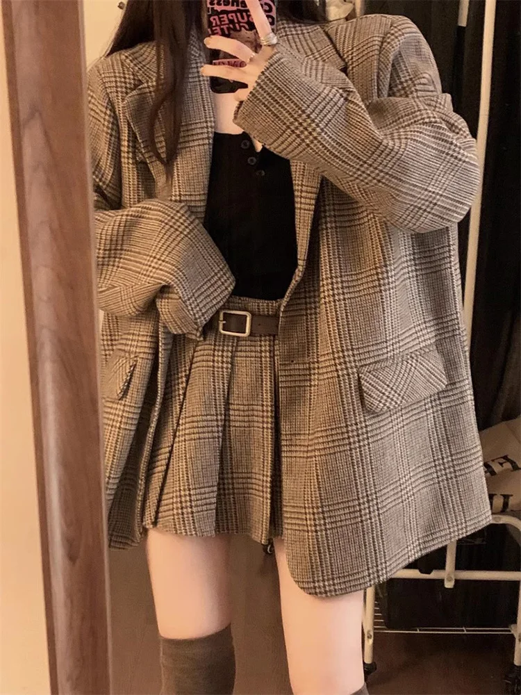 Korean style college style women's spring 2025 new plaid suit jacket high waisted pleated skirt temperament two-piece set
Korean style college style women's spring 2025 new plaid suit jacket high waisted pleated skirt temperament two-piece set