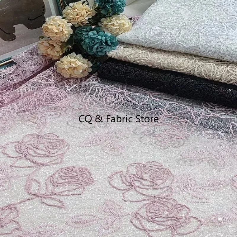 Модная вышитая кружевная ткань с сетчатой отделкой из розовых бусин для свадебных платьев, детской одежды, швейный материал, дизайнерская ткань
Модная вышитая кружевная ткань с сетчатой отделкой из розовых бусин для свадебных платьев, детской одежды, швейный материал, дизайнерская ткань