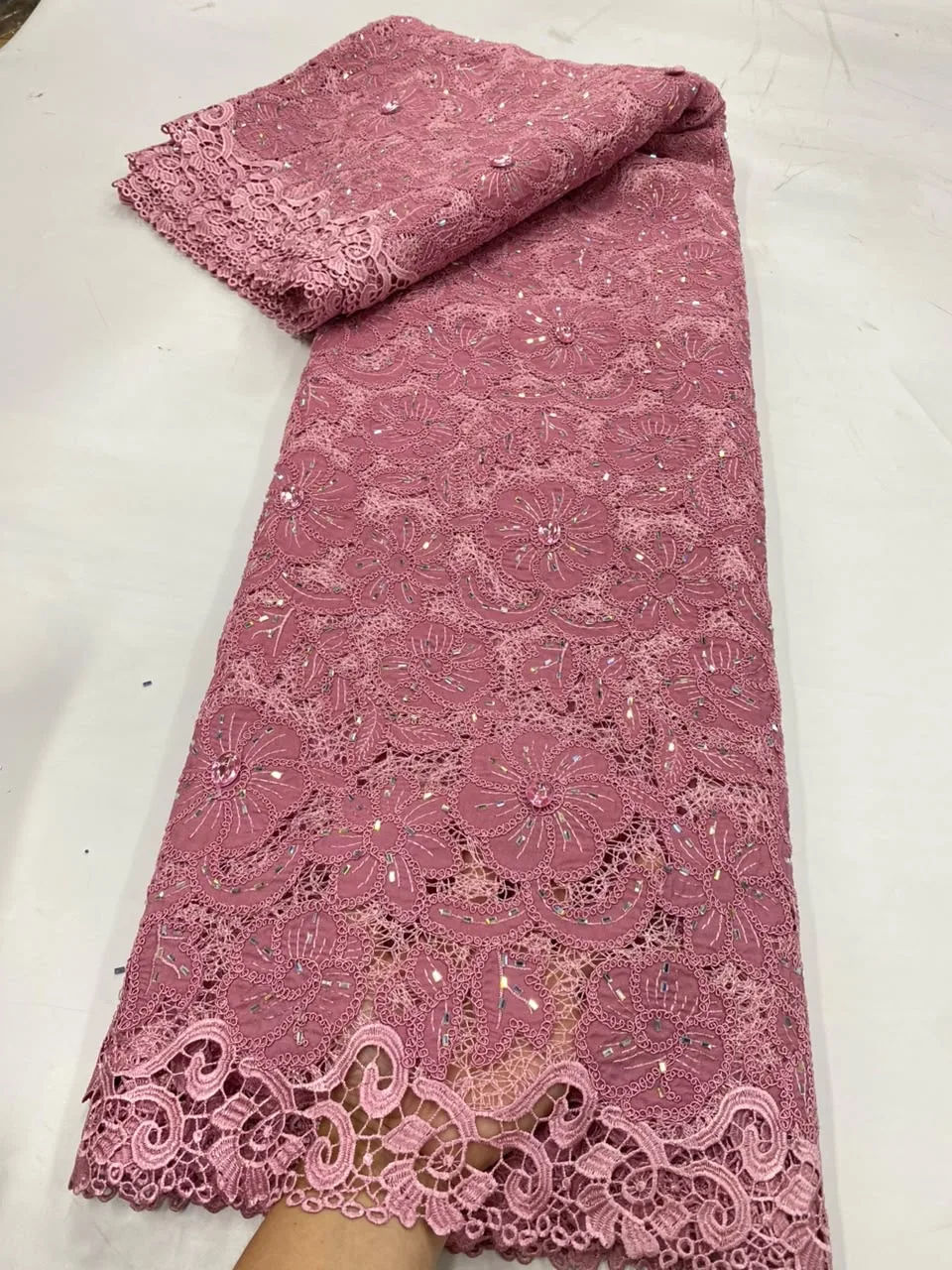 High End Fashion African Luxury Stone Water Soluble Lace Latest Rhinestones Embroidery Nigerian Chiffon Lace For Women Dr G129-1
High End Fashion African Luxury Stone Water Soluble Lace Latest Rhinestones Embroidery Nigerian Chiffon Lace For Women Dr G129-1