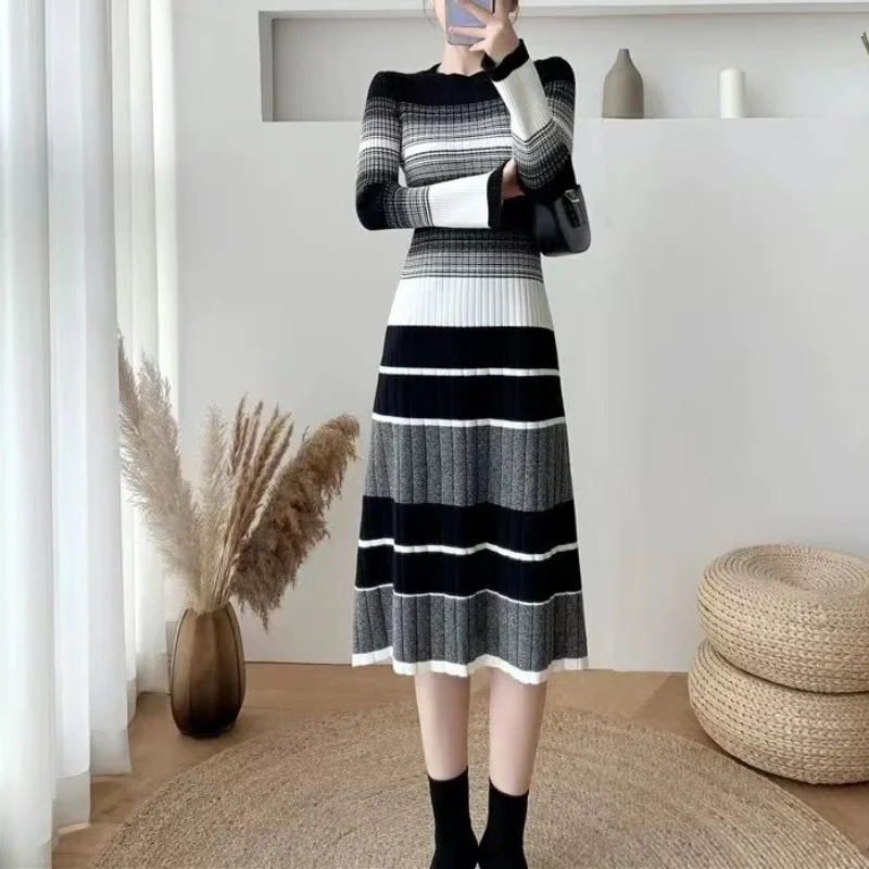 Women Autumn Winter New Half High Neck Knit Sweater Dress Fashion Retro Stripe Contrast Leisure Long Sleeves Waist Wrap Skirt
Women Autumn Winter New Half High Neck Knit Sweater Dress Fashion Retro Stripe Contrast Leisure Long Sleeves Waist Wrap Skirt