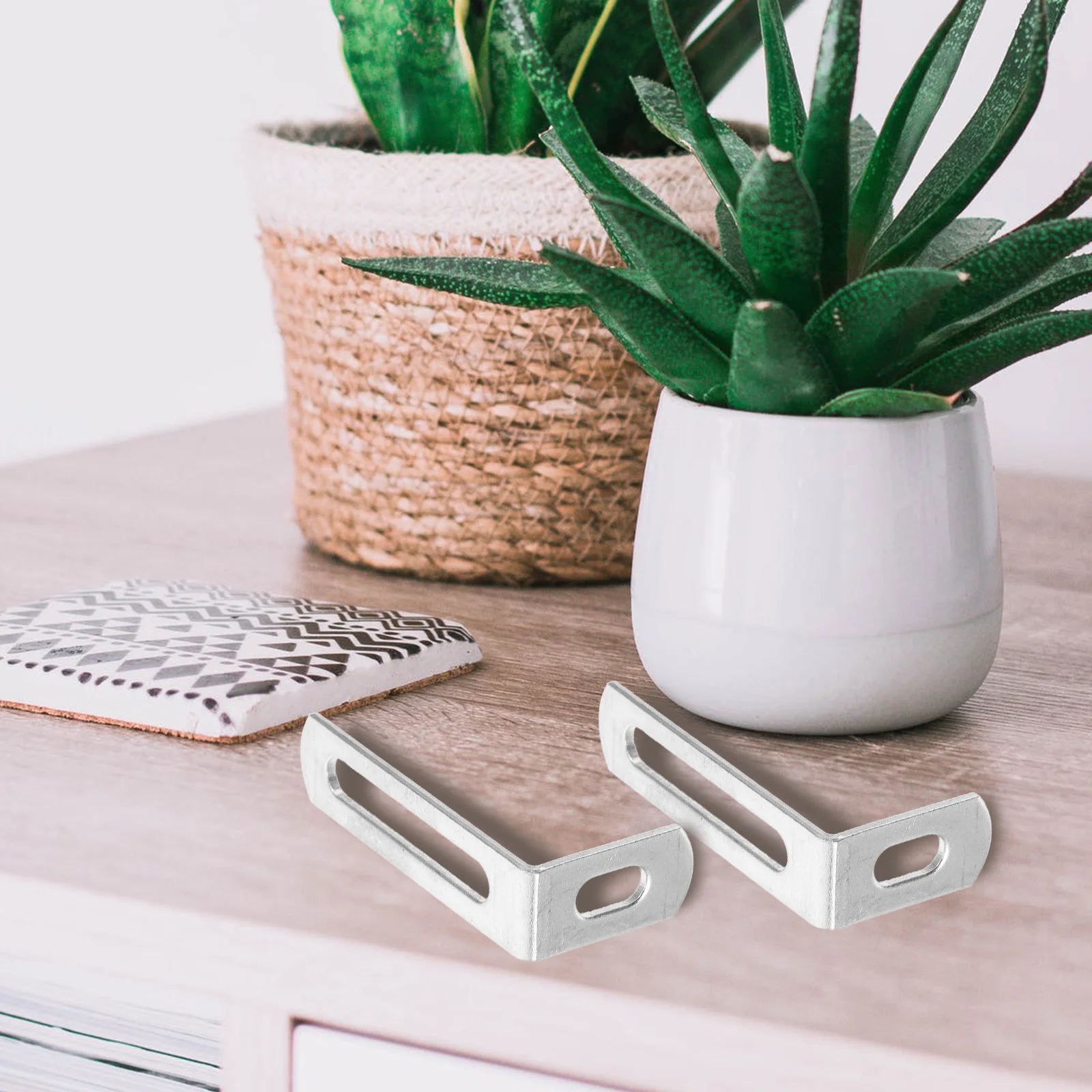 20pcs L-Shaped Corner Brackets L Shelf Support Angle for Wood Furniture Cabinet Connector Metal Right Angle Braces for Home
20pcs L-Shaped Corner Brackets L Shelf Support Angle for Wood Furniture Cabinet Connector Metal Right Angle Braces for Home