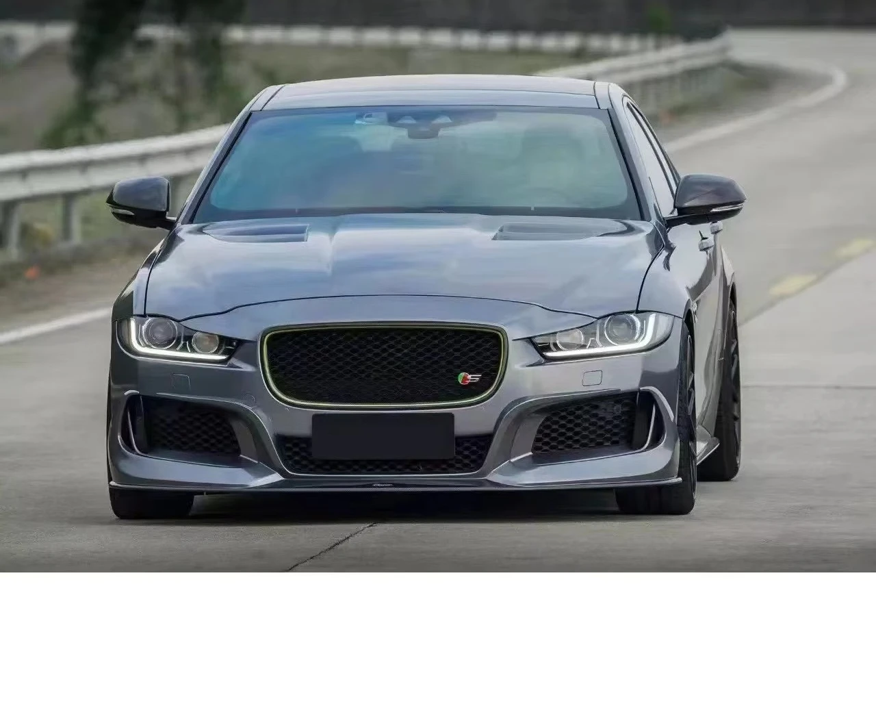 Jaguar XE Upgrade AESPC Style Body Kit Front Lip Rear Lip Side Skirt Rear Spoiler Runde Carbon Fiber
Jaguar XE Upgrade AESPC Style Body Kit Front Lip Rear Lip Side Skirt Rear Spoiler Runde Carbon Fiber