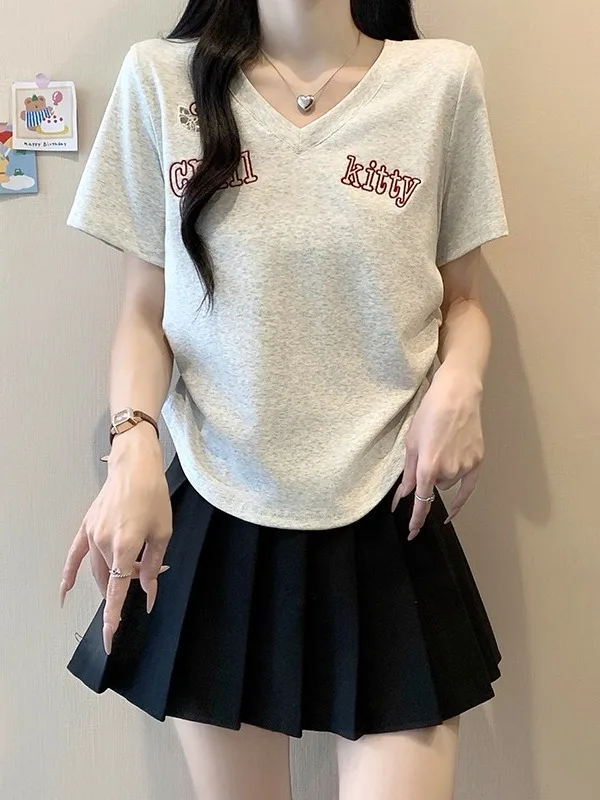 plus Size Women's American Embroidery Color Block Short Sleeve V-Neck T-Shirt Summer Slimming Versatile Stylish Top
plus Size Women's American Embroidery Color Block Short Sleeve V-Neck T-Shirt Summer Slimming Versatile Stylish Top