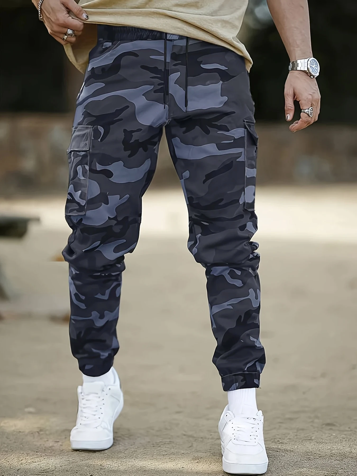 Boys' overalls, camouflage pattern, digital printing, multi-pocket practical pants, large children's size 7-14 years old.
Boys' overalls, camouflage pattern, digital printing, multi-pocket practical pants, large children's size 7-14 years old.