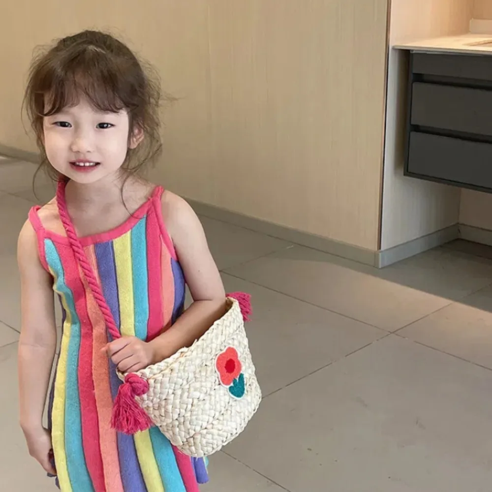 Fashion Cute Woven Shoulder Bag Large Capacity Hollow Out Flower Bucket Bag Underarm Elegant Beach Small Basket Holiday
Fashion Cute Woven Shoulder Bag Large Capacity Hollow Out Flower Bucket Bag Underarm Elegant Beach Small Basket Holiday