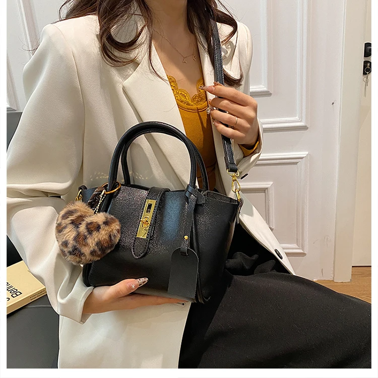 Classic Ladies Tote Handbag Premium Leather Shoulder Bag Women's Crossbody Elegant Purse
Classic Ladies Tote Handbag Premium Leather Shoulder Bag Women's Crossbody Elegant Purse