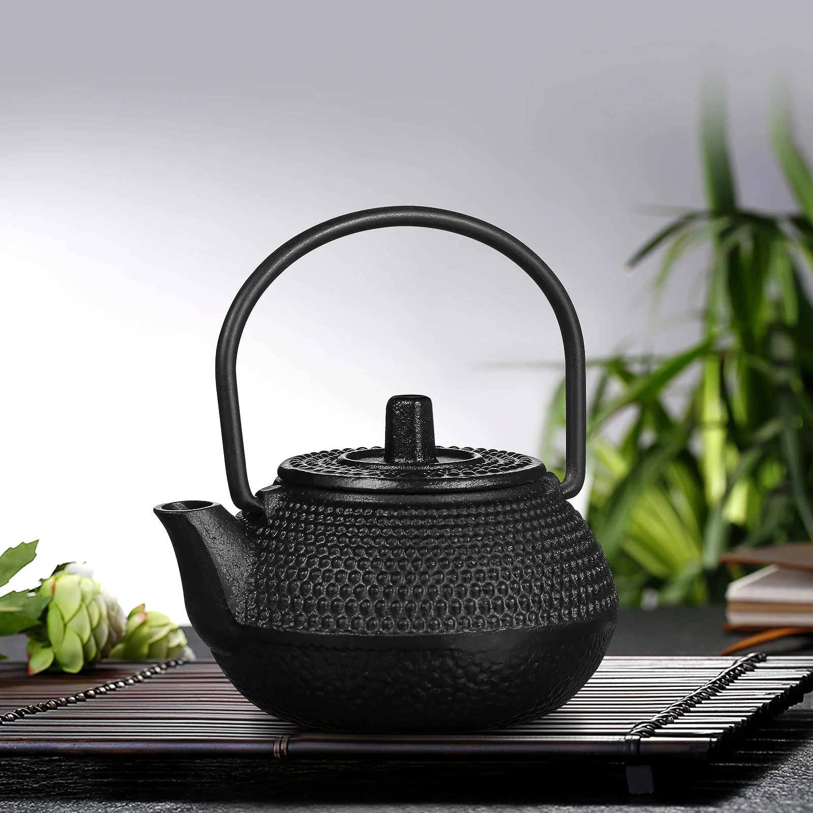 Mini Cast Iron Teapot Small Tea Kettle Odorless Office Decoration Iron Handle Pot Cover Classic Chic 
Mini Cast Iron Teapot Small Tea Kettle Odorless Office Decoration Iron Handle Pot Cover Classic Chic