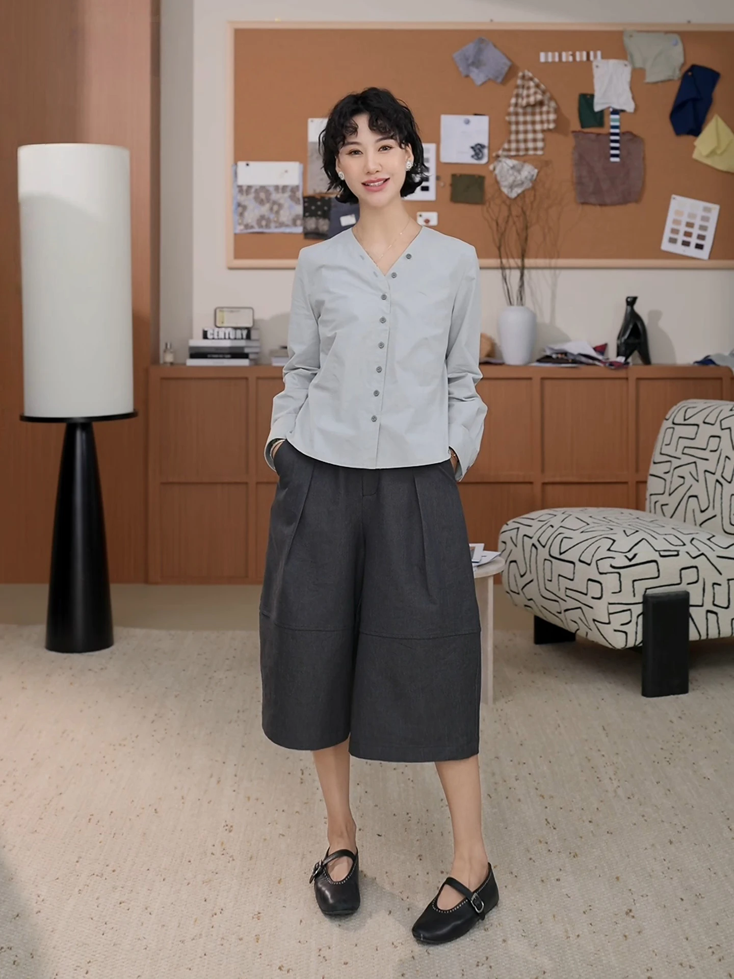 TT Commuter Versatile V-Neck Shirt Spring Pure Cotton Texture Waist-Cinching Slimming Outerwear Casual Loose Fit
TT Commuter Versatile V-Neck Shirt Spring Pure Cotton Texture Waist-Cinching Slimming Outerwear Casual Loose Fit